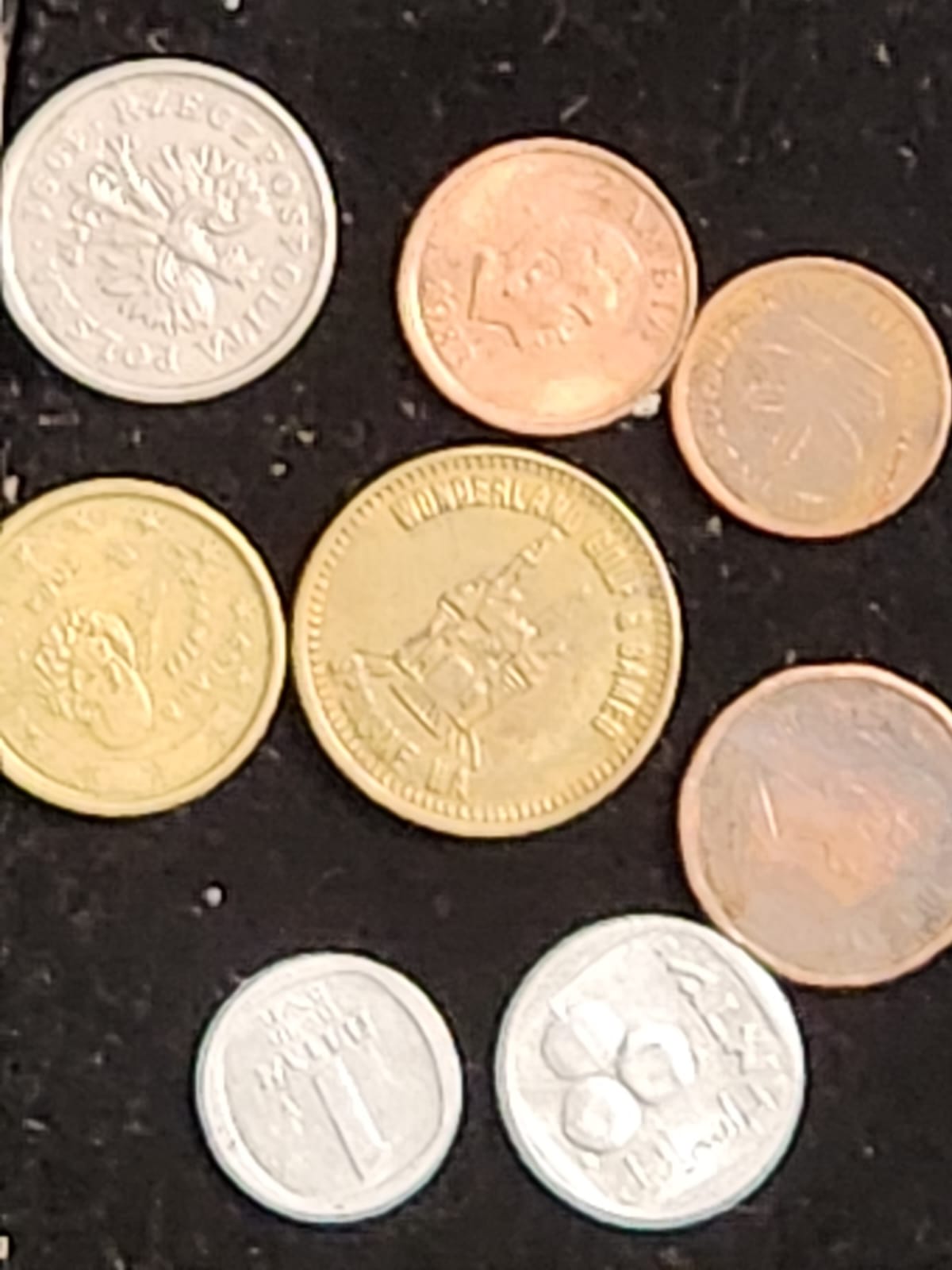 OLD world coins more than 25.Spain ,Greece,Netherlands,Germany&more.
CB5C  