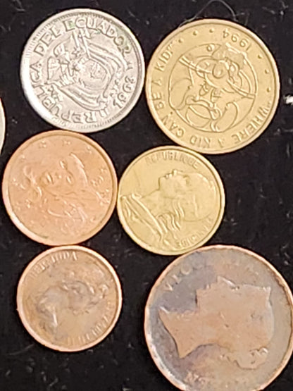 OLD world coins more than 25.Spain ,Greece,Netherlands,Germany&more.
CB5C  