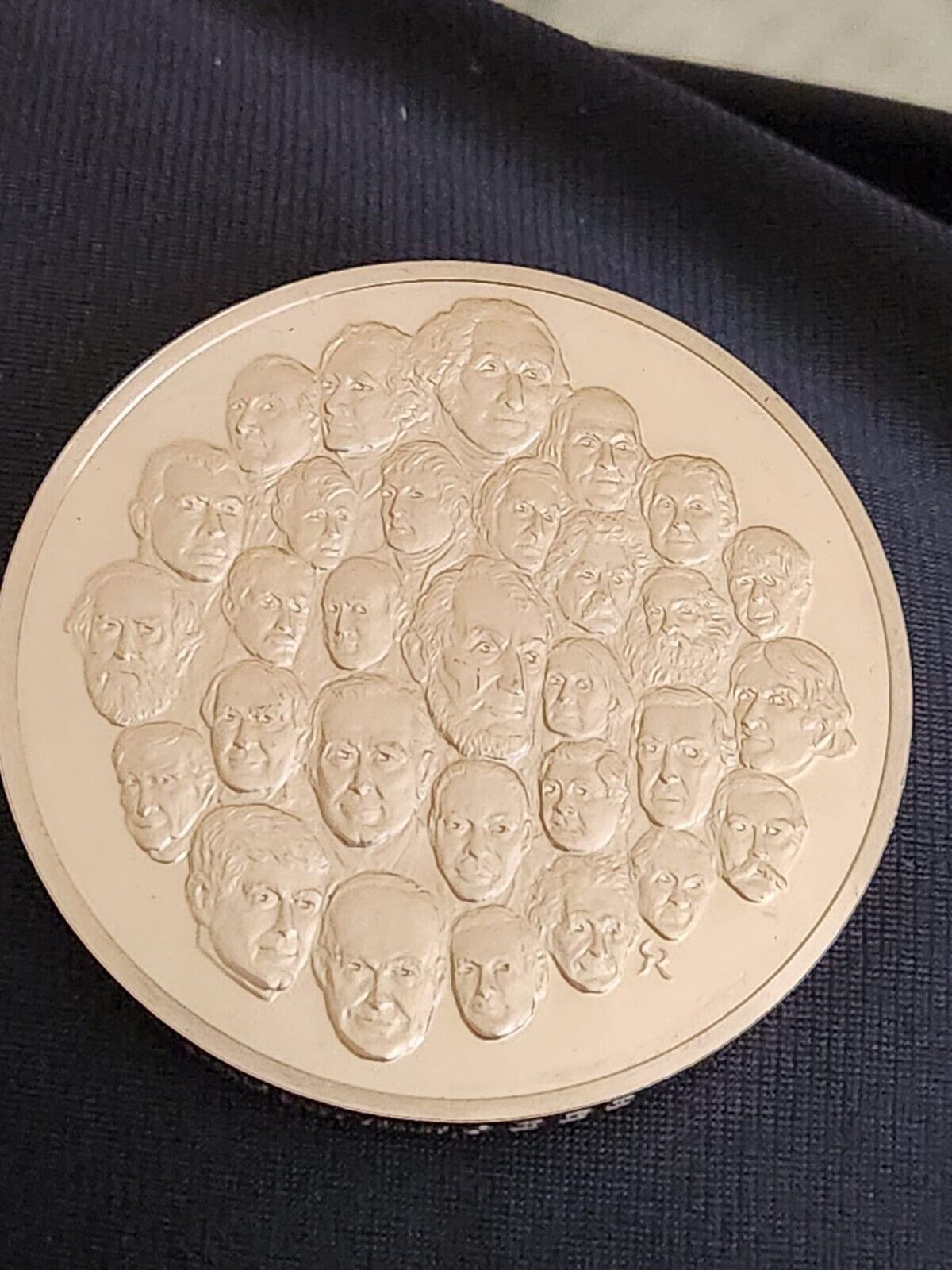 Franklin Mint Solid Bronze Bicentennial Presidential Profile Medallion.PC16